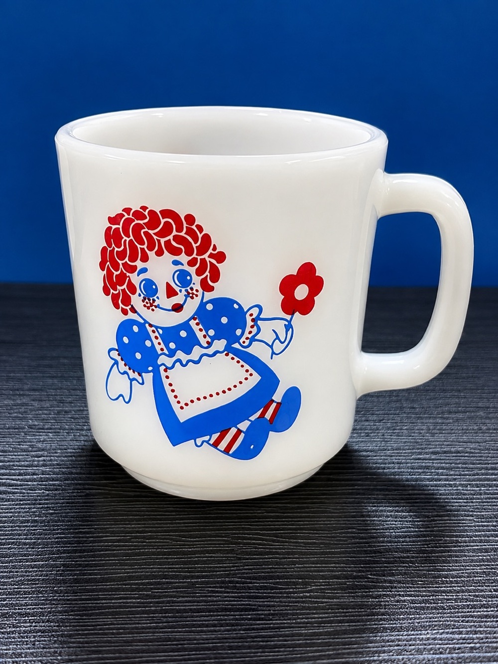 Raggedy Ann & Andy Milk Glass Mug – Red White Blue Double-Sided Vintage